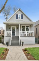 4826 W Pensacola Avenue, Chicago, IL 60641