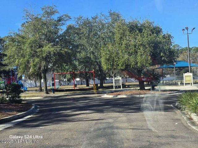 8756 MERSEYSIDE Avenue, Jacksonville, FL 32219