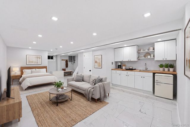 252 E 86th Street, Brooklyn, NY 11236