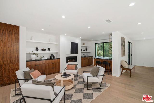 4545 Balboa Avenue, Encino (los Angeles), CA 91316