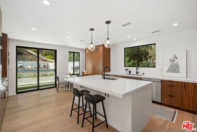 4545 Balboa Avenue, Encino (los Angeles), CA 91316