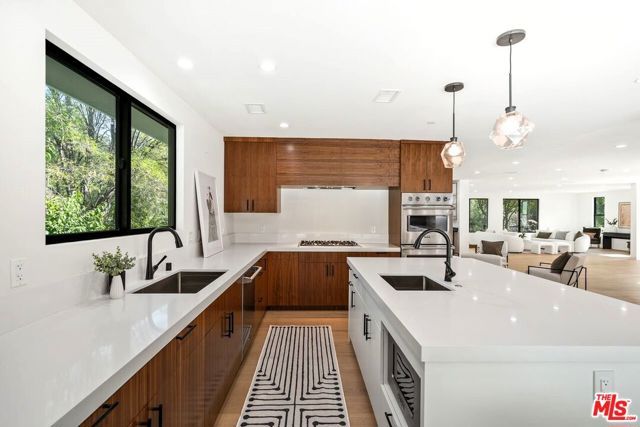 4545 Balboa Avenue, Encino (los Angeles), CA 91316