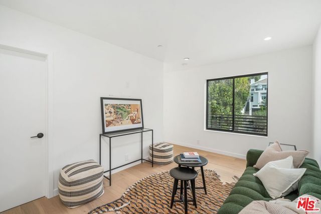4545 Balboa Avenue, Encino (los Angeles), CA 91316