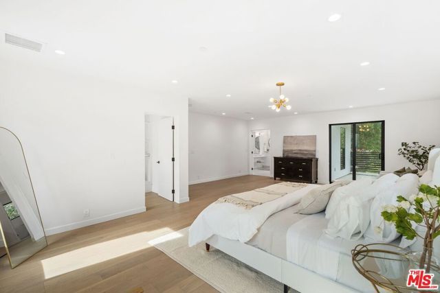 4545 Balboa Avenue, Encino (los Angeles), CA 91316