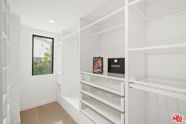 4545 Balboa Avenue, Encino (los Angeles), CA 91316