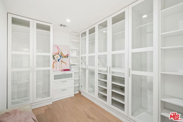 4545 Balboa Avenue, Encino (los Angeles), CA 91316