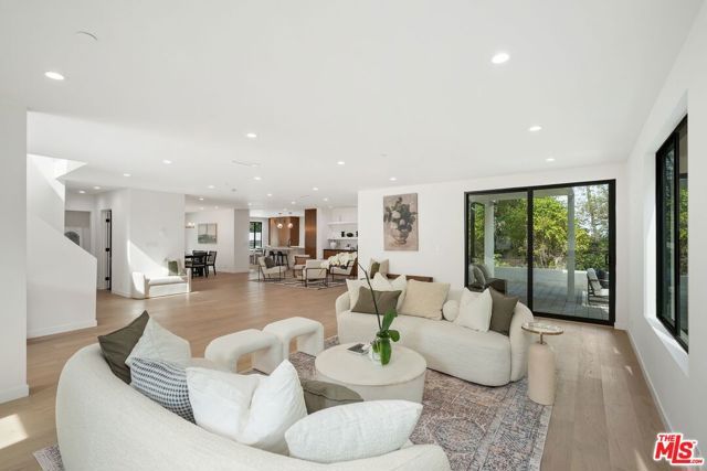 4545 Balboa Avenue, Encino (los Angeles), CA 91316