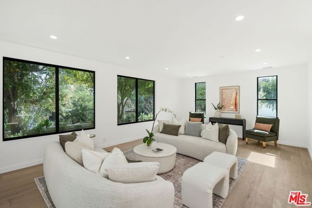 4545 Balboa Avenue, Encino (los Angeles), CA 91316