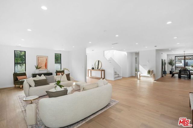 4545 Balboa Avenue, Encino (los Angeles), CA 91316