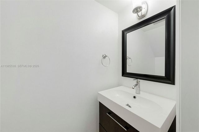 1901 NW S River Dr 30C, Miami, FL 33125