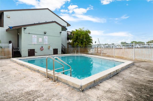 1901 NW S River Dr 30C, Miami, FL 33125