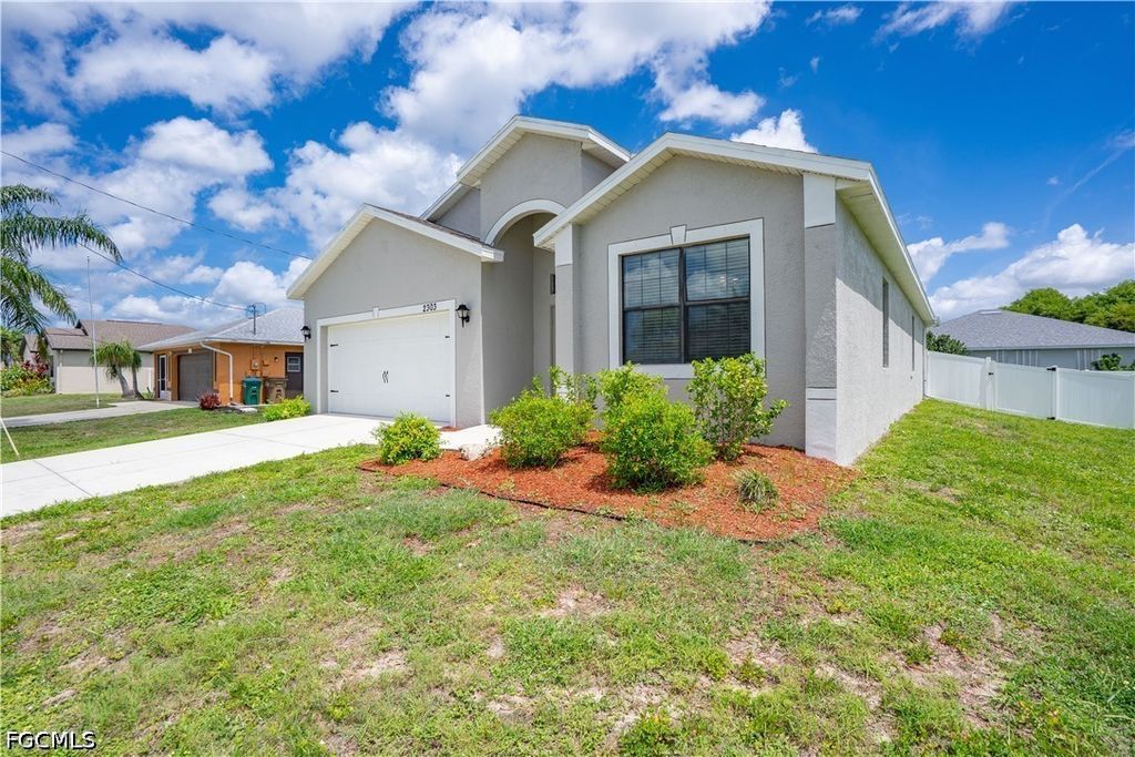2303 SW 21st TER, Cape Coral, FL 33991