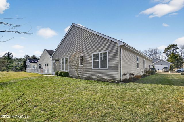 84 Briarwood Drive, Little Egg Harbor, NJ 08087