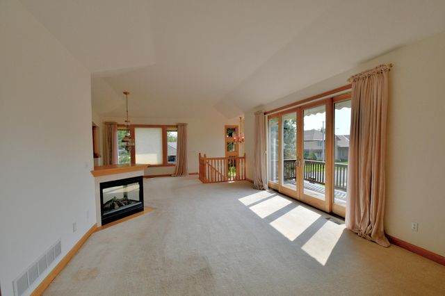 530 Lakeside Bay Drive S, Bayport, MN 55003