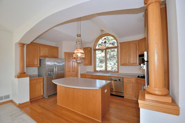 530 Lakeside Bay Drive S, Bayport, MN 55003