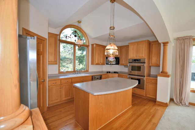 530 Lakeside Bay Drive S, Bayport, MN 55003