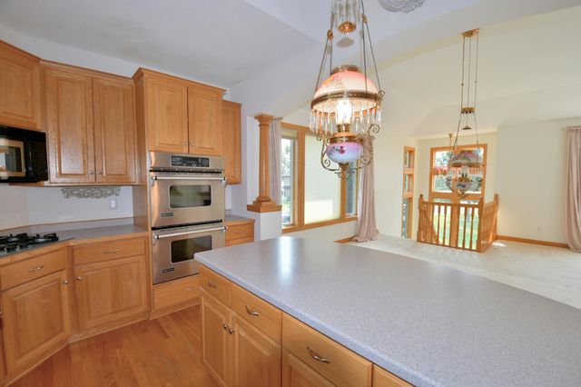 530 Lakeside Bay Drive S, Bayport, MN 55003