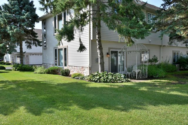 530 Lakeside Bay Drive S, Bayport, MN 55003