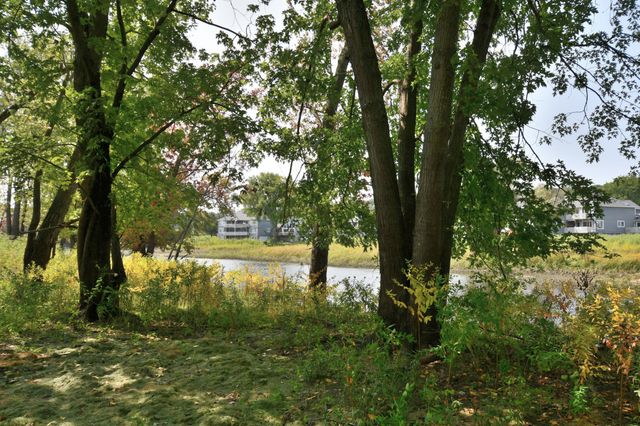 530 Lakeside Bay Drive S, Bayport, MN 55003