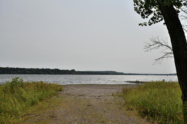 530 Lakeside Bay Drive S, Bayport, MN 55003