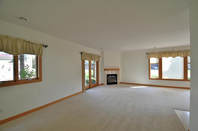 530 Lakeside Bay Drive S, Bayport, MN 55003