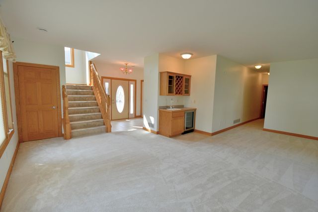 530 Lakeside Bay Drive S, Bayport, MN 55003