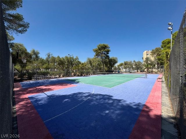 745 North RoyalCrest Circle 115, Las Vegas, NV 89169