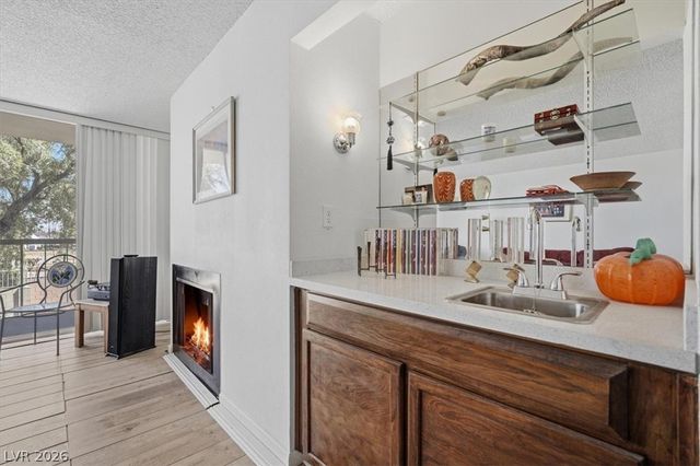 745 North RoyalCrest Circle 115, Las Vegas, NV 89169