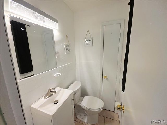 5 Delord Avenue, Maryland Heights, MO 63043