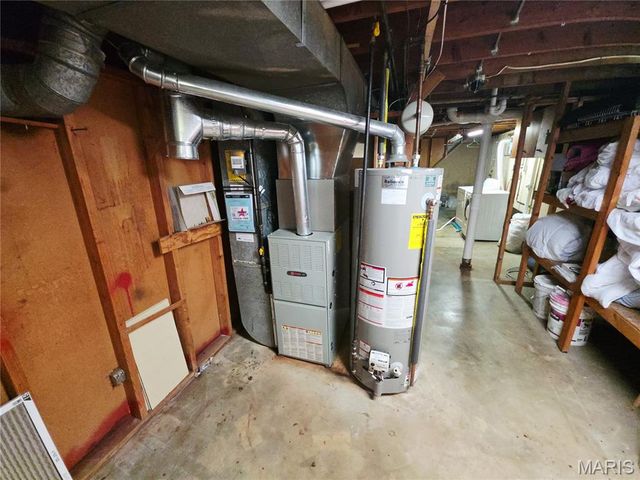 5 Delord Avenue, Maryland Heights, MO 63043