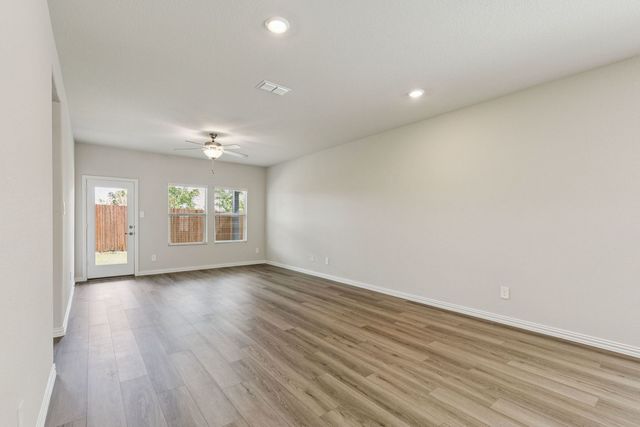 606 Travine Drive, Princeton, TX 75071