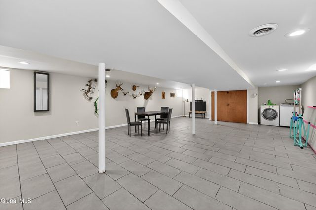 2110 Nahant Street, Rotterdam, NY 12306