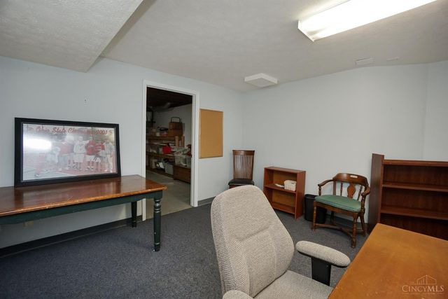 725 Kingfisher Lane, Glendale, OH 45246