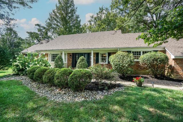 725 Kingfisher Lane, Glendale, OH 45246