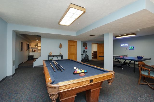 725 Kingfisher Lane, Glendale, OH 45246