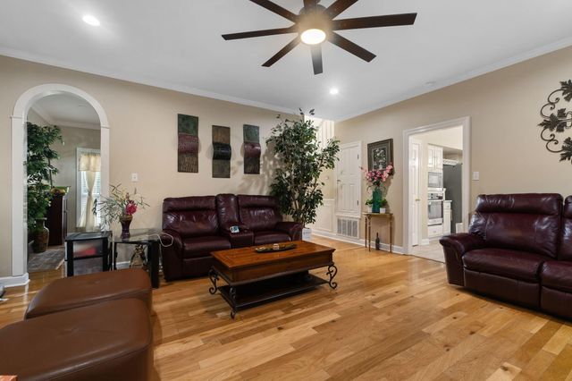 550 Alakoko Pl, Diamondhead, MS 39525