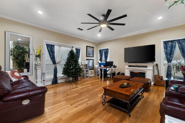 550 Alakoko Pl, Diamondhead, MS 39525