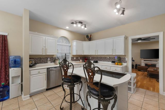 550 Alakoko Pl, Diamondhead, MS 39525