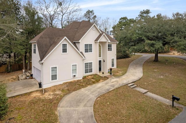 550 Alakoko Pl, Diamondhead, MS 39525