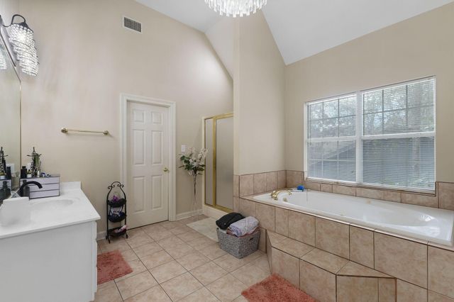 550 Alakoko Pl, Diamondhead, MS 39525