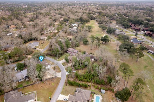 550 Alakoko Pl, Diamondhead, MS 39525