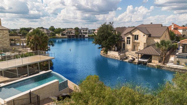 100 Wennmohs PL, Horseshoe Bay, TX 78657