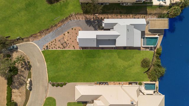 100 Wennmohs PL, Horseshoe Bay, TX 78657