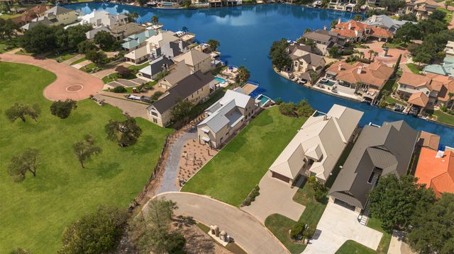 100 Wennmohs PL, Horseshoe Bay, TX 78657