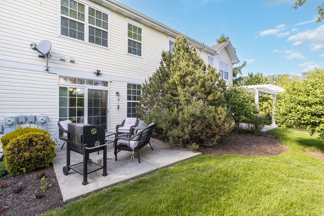 292 S Oak Creek Lane, Romeoville, IL 60446