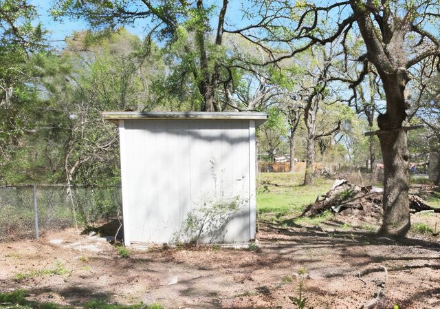 1865 County Road 2105, Kemp, TX 75143