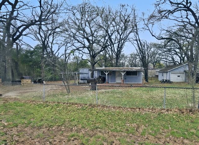 1865 County Road 2105, Kemp, TX 75143
