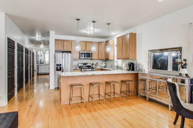1900 N Laramie Avenue, Chicago, IL 60639