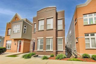 1900 N Laramie Avenue, Chicago, IL 60639
