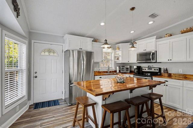 119 Deerfield Drive, New London, NC 28127